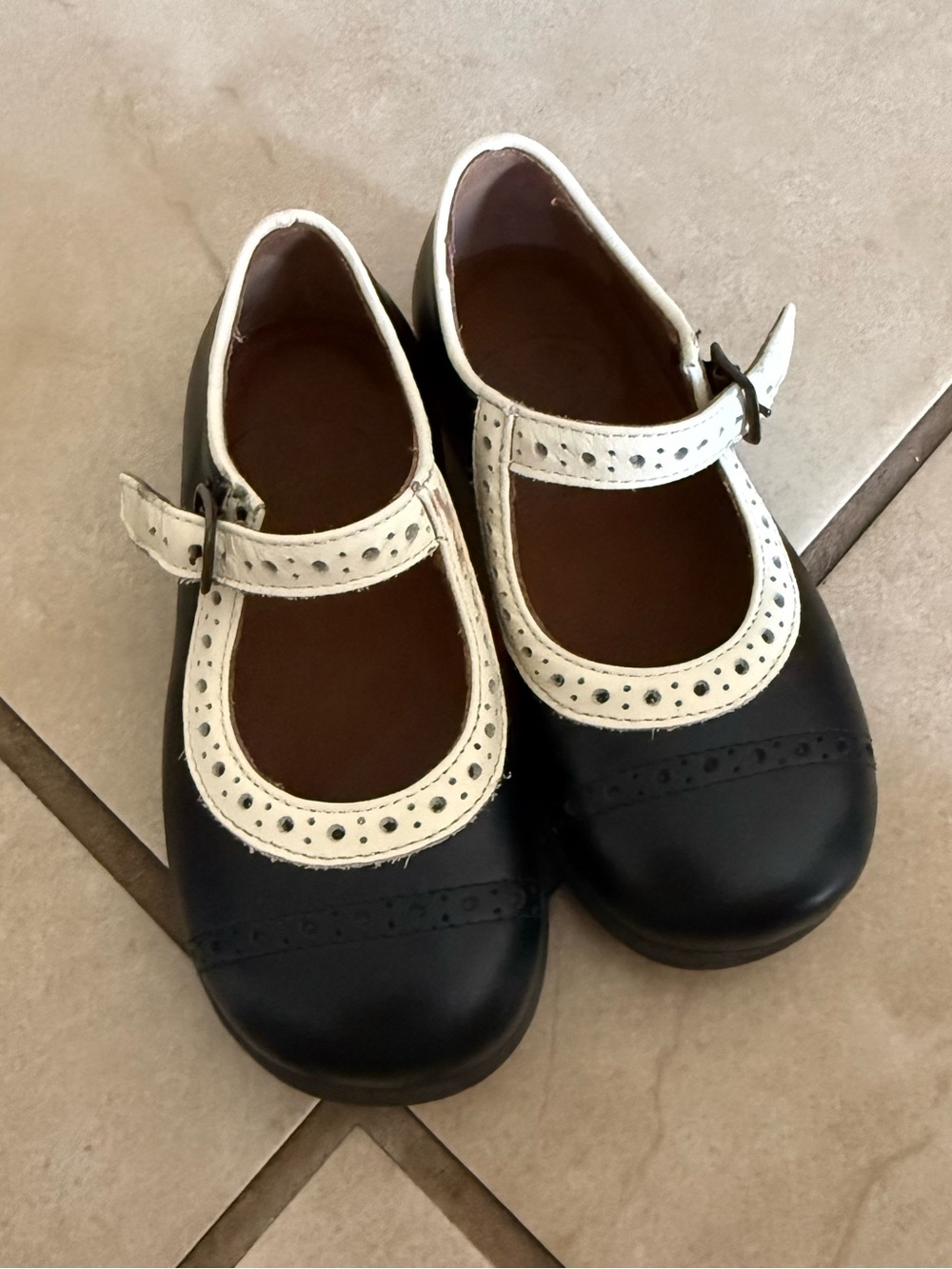 Pepe Classic Mary Jane Kids Shoes in Black and White Size 23